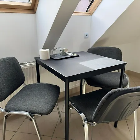 Golebia-budget فندق مبيت وإفطار بوزنان